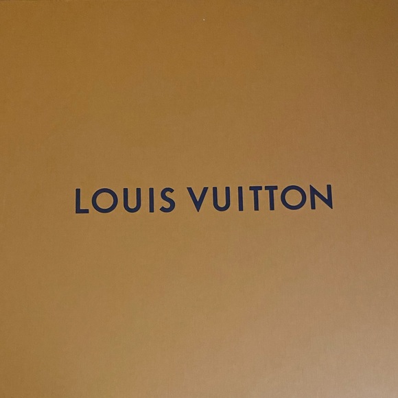 Brand new never used Louis Vuitton Graceful - Picture 3 of 12